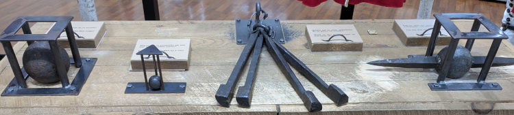 Different types of ammunitions for the cannons